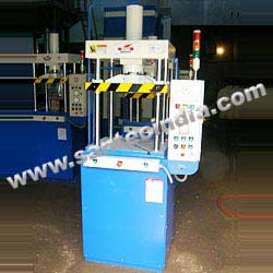 Hydraulic Press 4 Pillars type 60 Tons Capacity